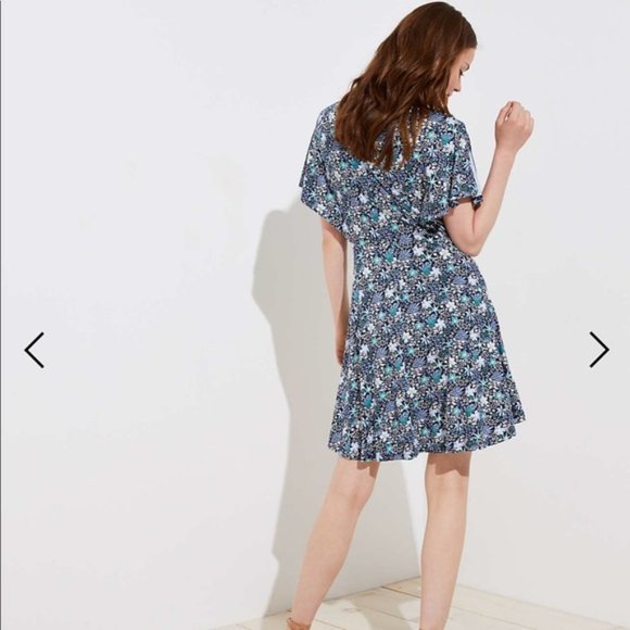 LOFT Women's Slit Flutter Sleeve Floral Dress Navy Blue size 4 - Picture 4 of 14